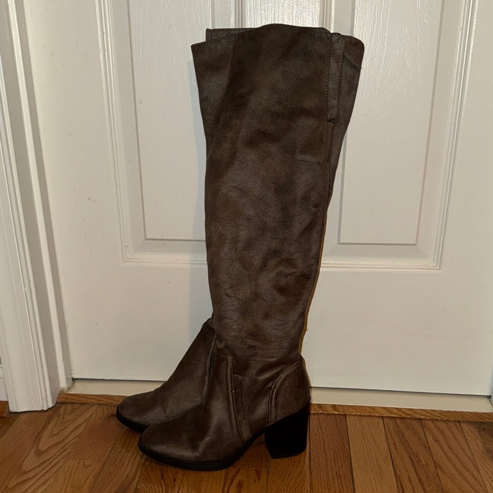 Brown Knee-High Women's Boots